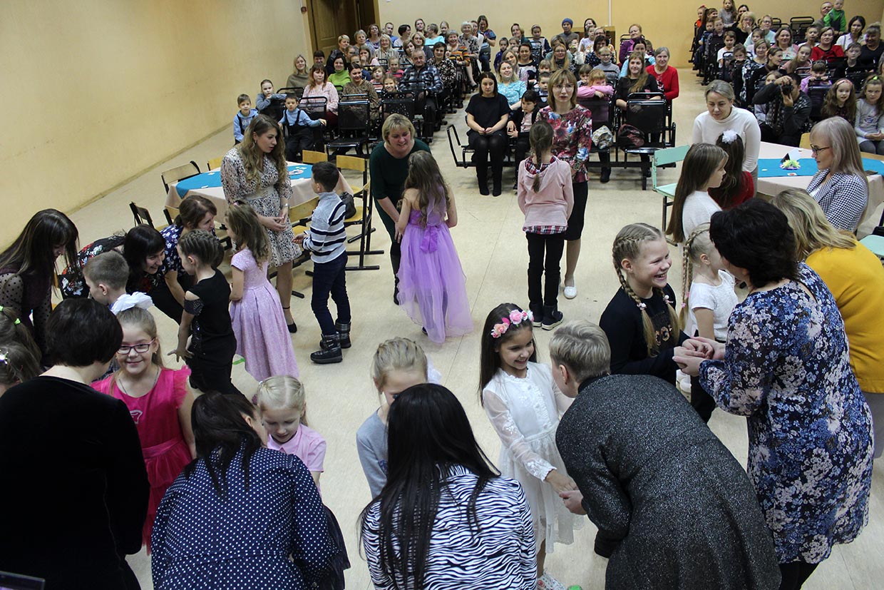 Праздничный КоКтЕйЛь "Наши мамы лучше всех!"